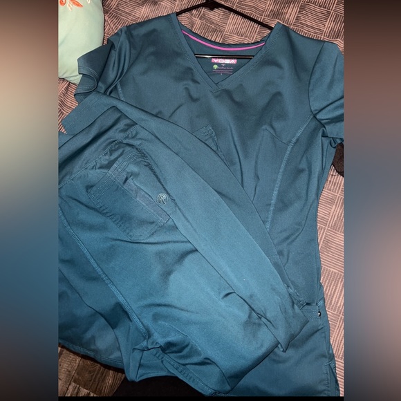 Scrub set - Picture 1 of 1